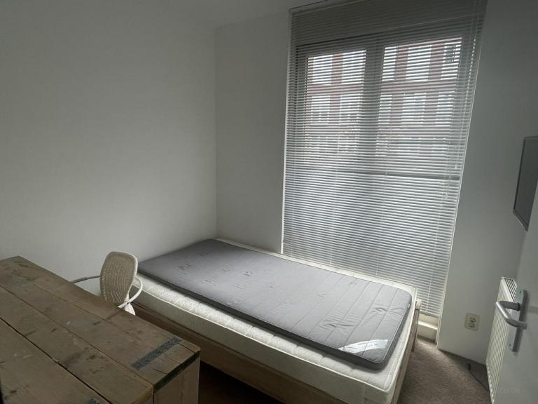 Townhouse with garden and parking space - Image 7