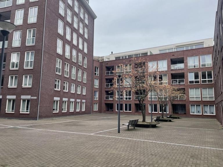 Townhouse with garden and parking space - Image 17