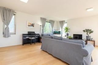 Bright corner apartment with 3 bedrooms - Image 3