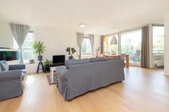 Bright corner apartment with 3 bedrooms - Image 6