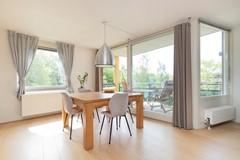 Bright corner apartment with 3 bedrooms - Image 7