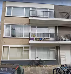 Lichte kamer met dakterras in Tilburg