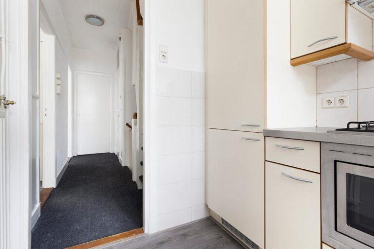 110 m² with 4 bedrooms and balcony - Image 17