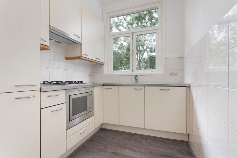 110 m² with 4 bedrooms and balcony - Image 16