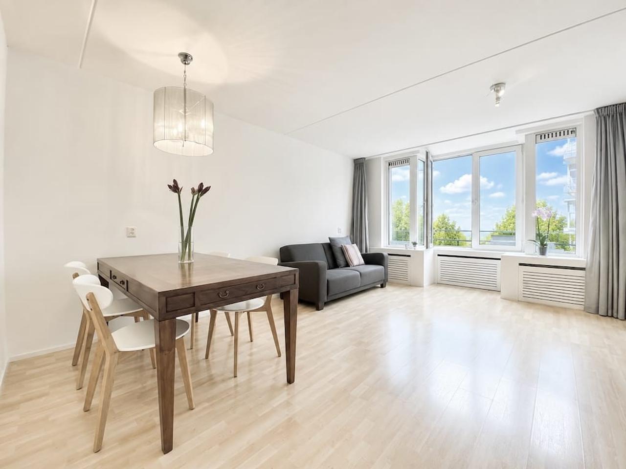 Furnished house with balcony in City Center - Image 1