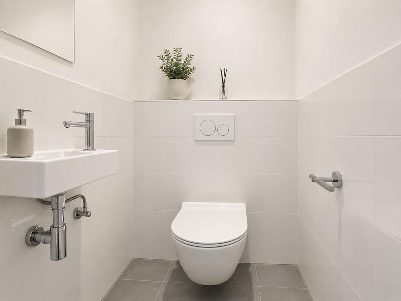 Furnished house with balcony in City Center - Image 13
