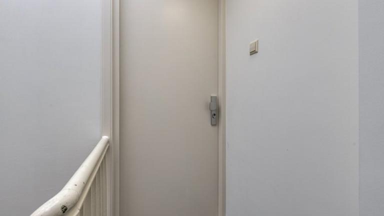 2-bedroom apartment with roof terrace - Image 4