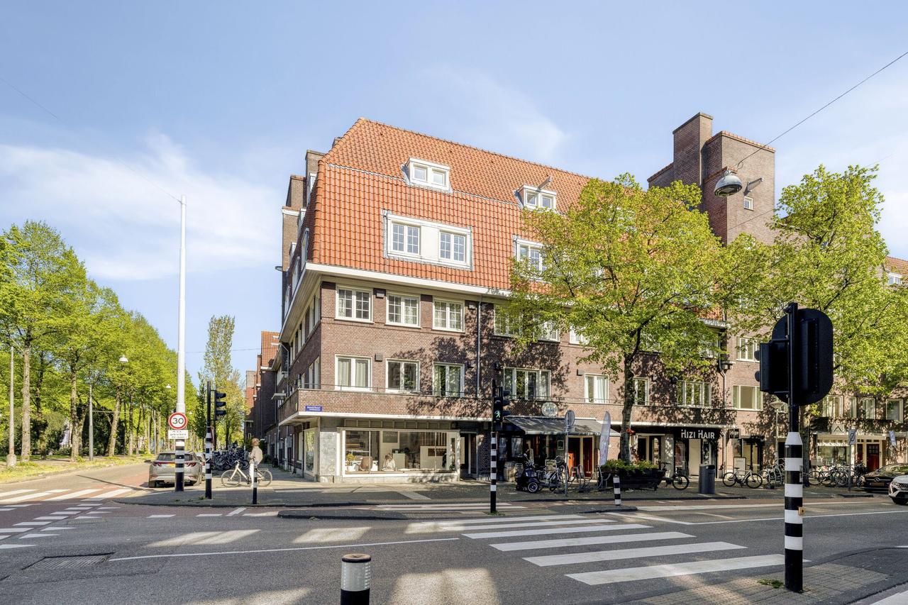 2-bedroom apartment with roof terrace - Image 5