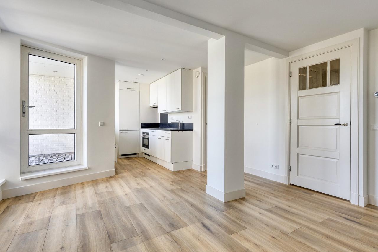 2-bedroom apartment with roof terrace - Image 9