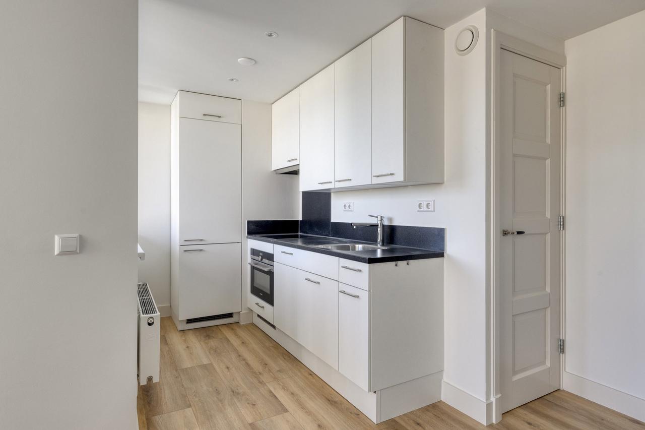 2-bedroom apartment with roof terrace - Image 14