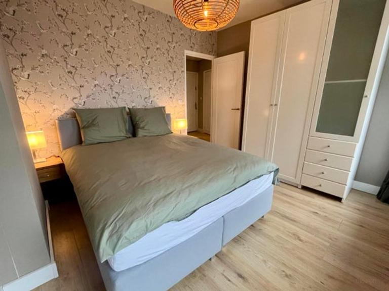 Furnished 1-bedroom apartment with balcony - Image 6
