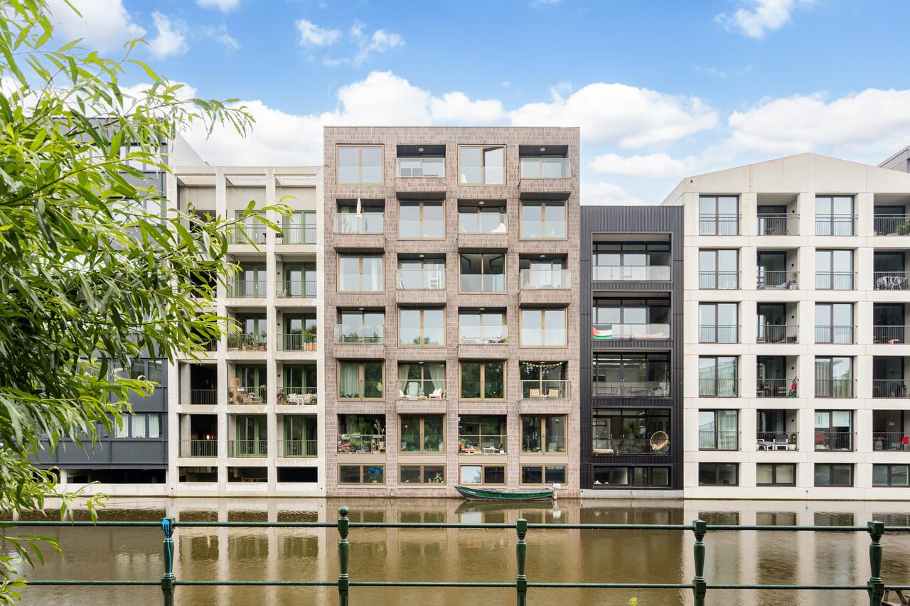 122 m² Live-Work Apartment in Oostenburg - Image 2