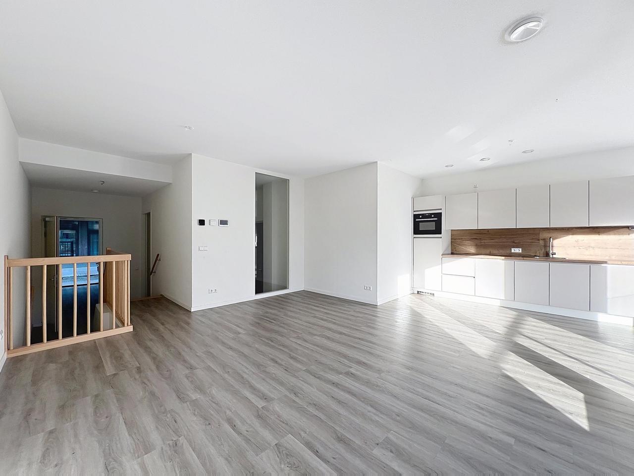 122 m² Live-Work Apartment in Oostenburg - Image 5