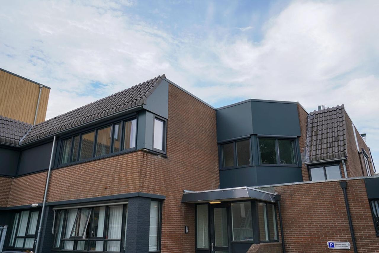 120 m² appartement met dakterras in Winschoten - Afbeelding 1