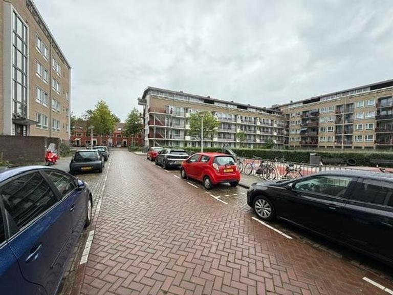 Energy label A apartment with balcony in Geuzenveld - Image 13