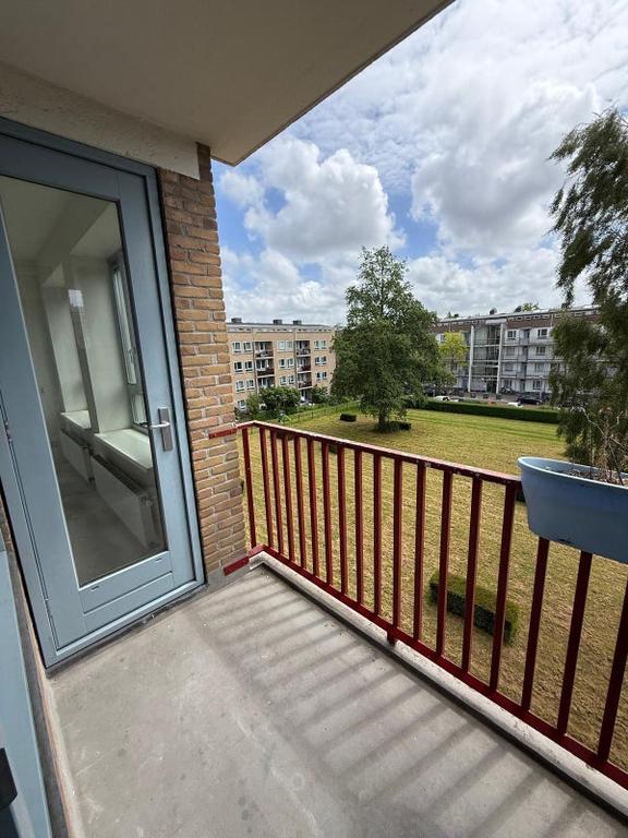 3-room apartment with balcony in Geuzenveld - Image 14