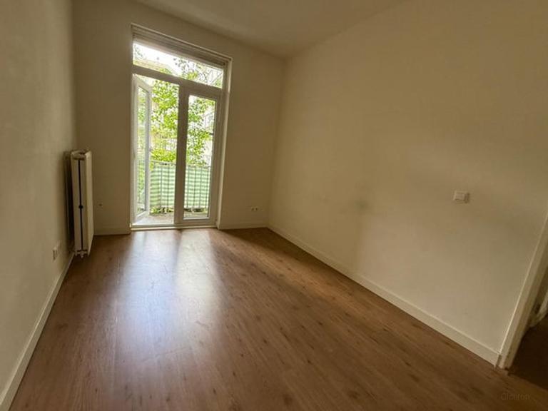 1930s apartment in De Baarsjes (sharing allowed) - Image 11