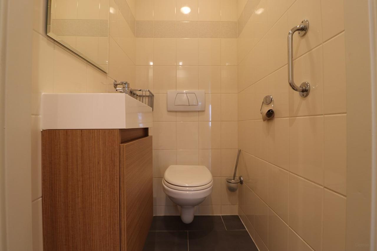 127 m² apartment for 2 students - Image 17