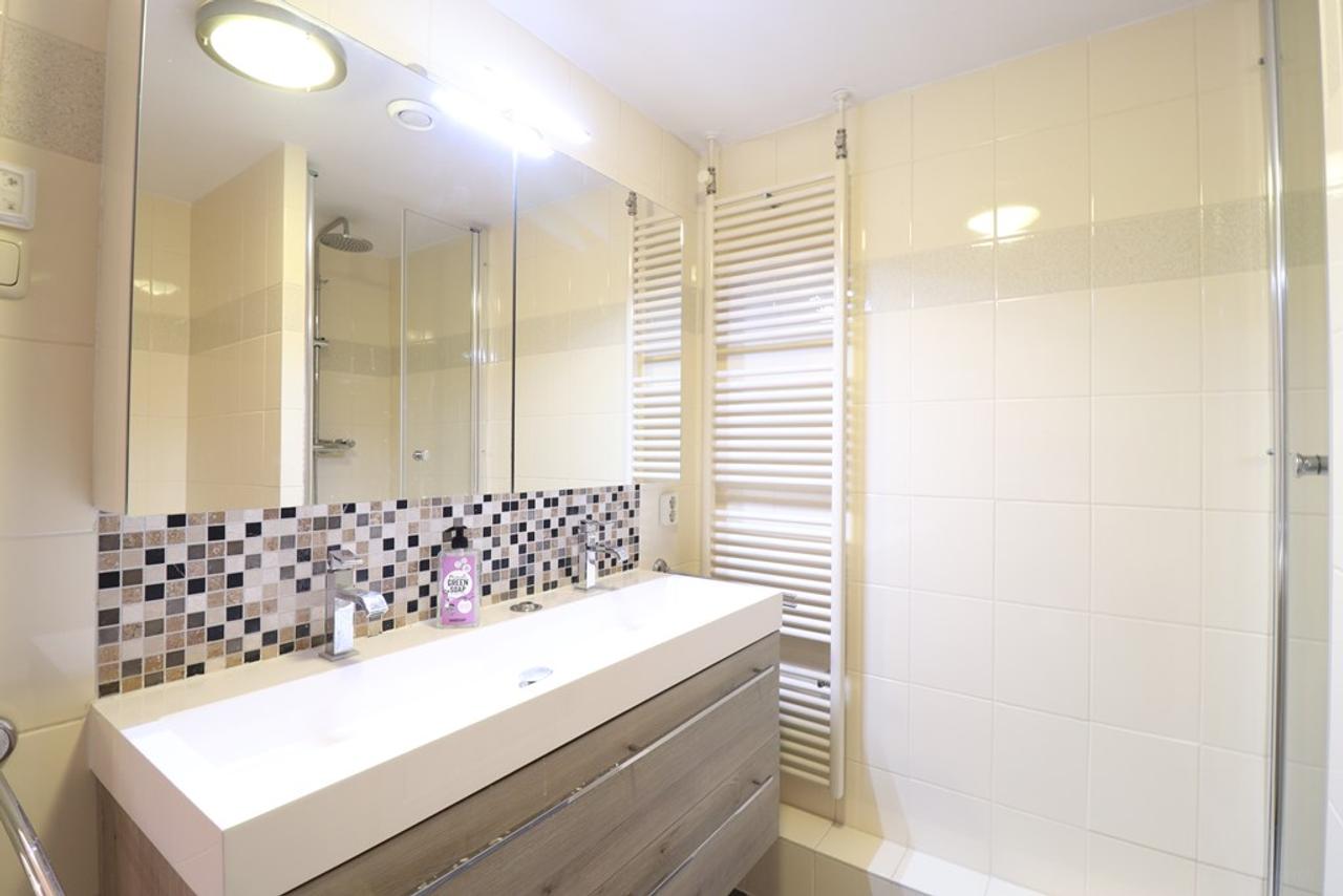 127 m² apartment for 2 students - Image 15