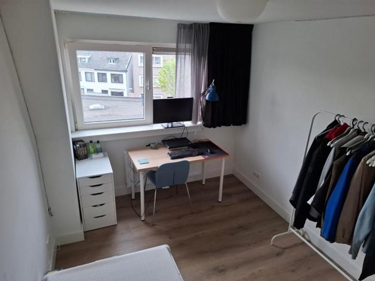 Student Room in Roombeek with Balcony - Image 3