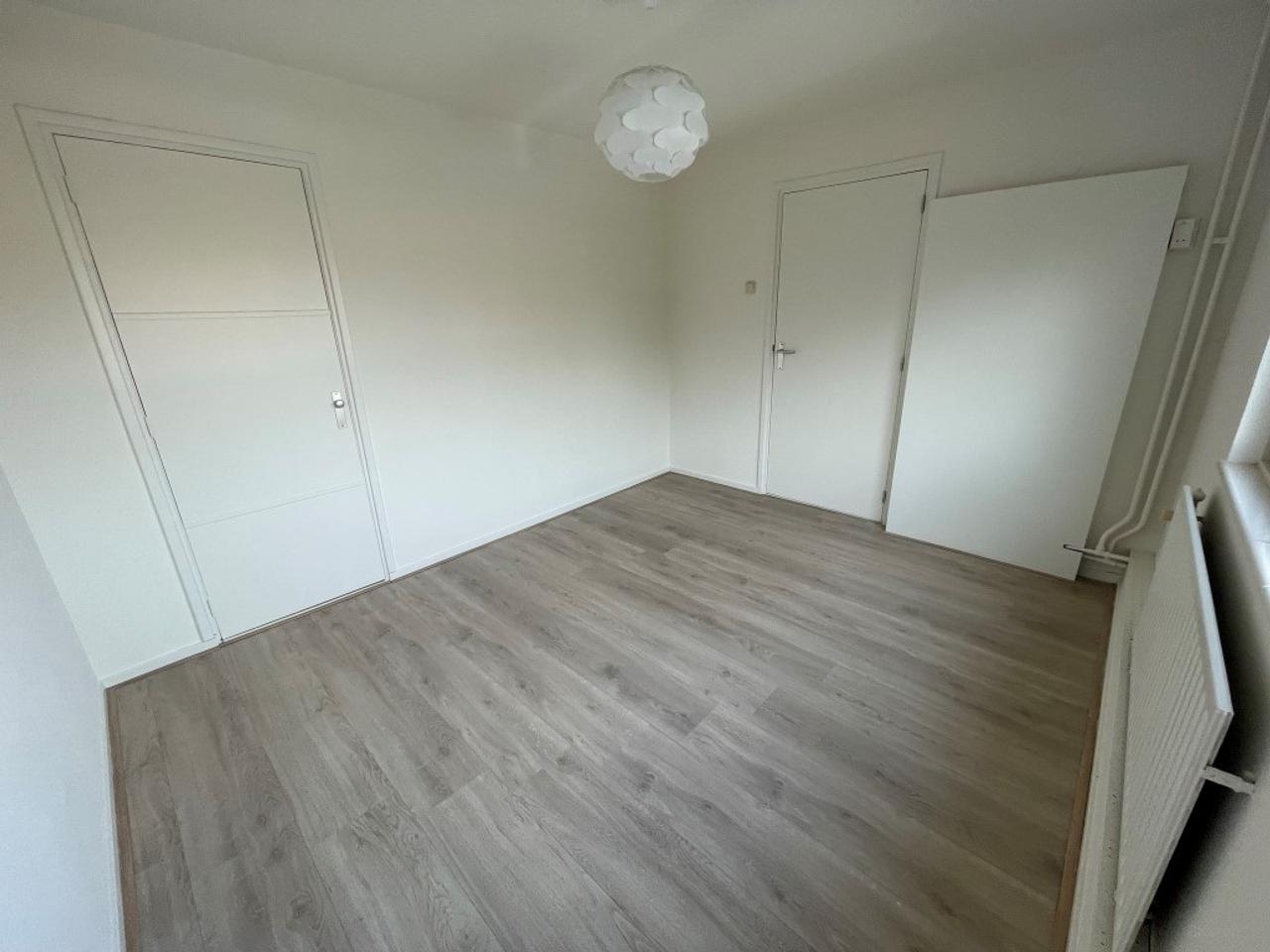 Hoekwoning met tuin en oprit in Eindhoven - Afbeelding 13