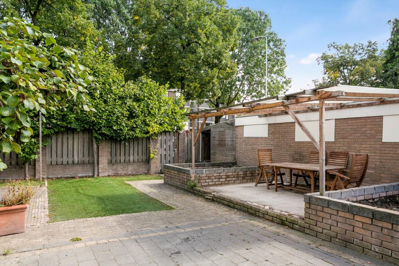 Hoekwoning met tuin en oprit in Eindhoven - Afbeelding 24