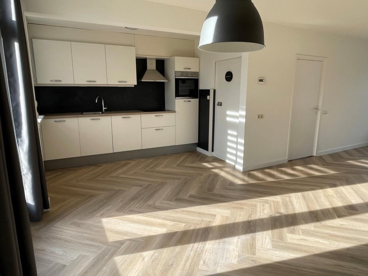 Hoekwoning met tuin en oprit in Eindhoven - Afbeelding 7
