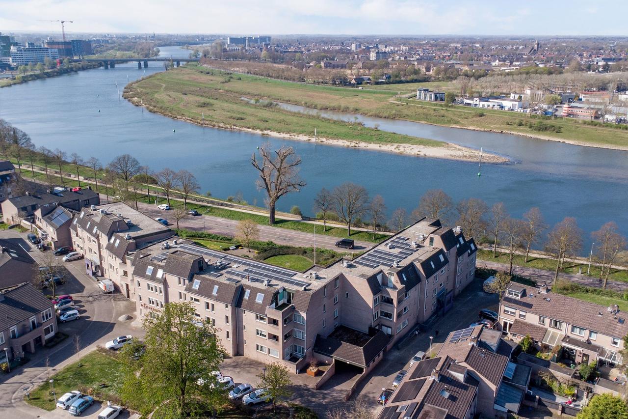 Penthouse van 184 m² aan de Maas - Afbeelding 1