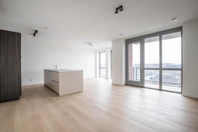 3-room apartment with balcony and parking space - Image 3
