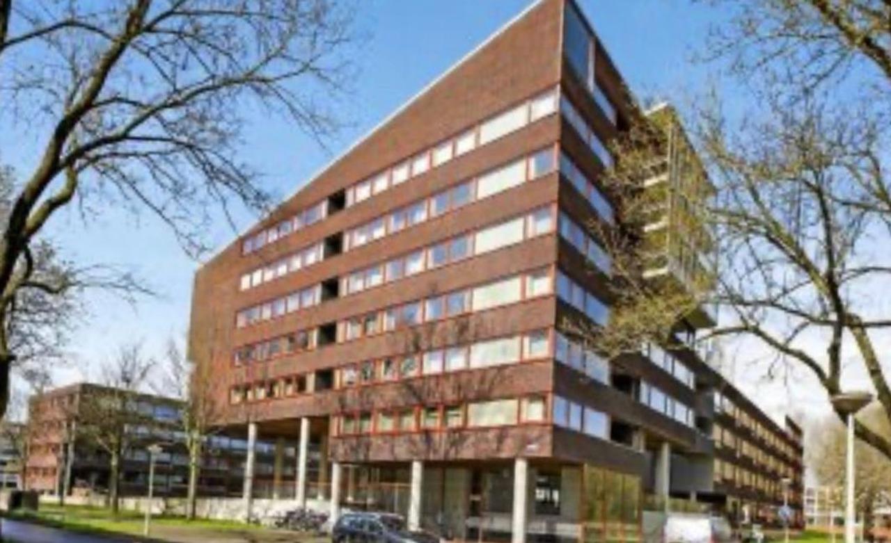 96 m² apartment with balcony in Osdorp - Image 1