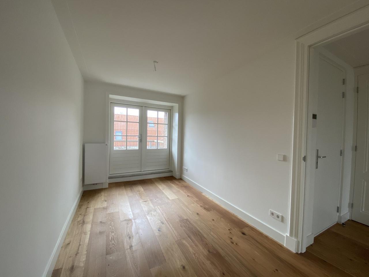 Apartment with Roof Terrace on the Amstel - Image 9