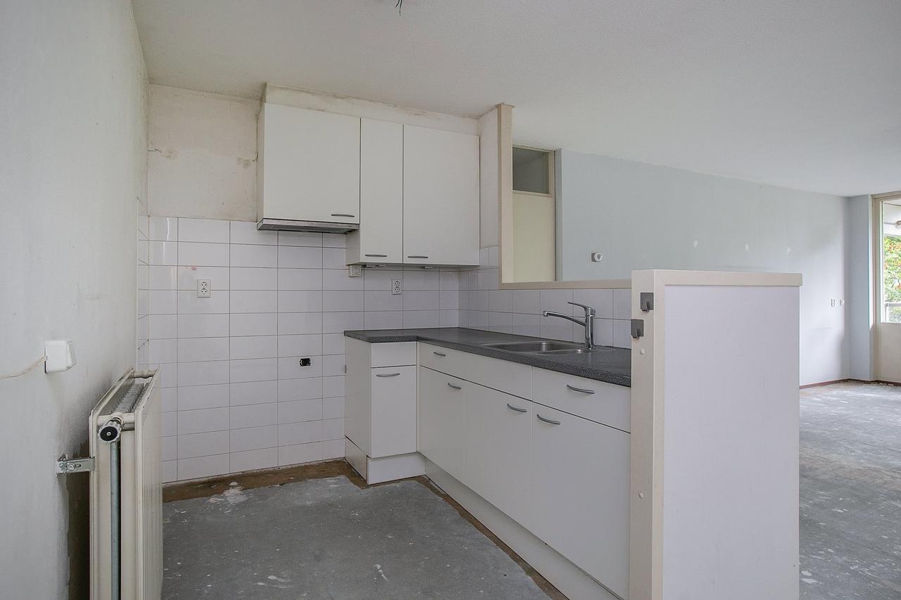 Bright 3-room apartment (75 m²) with spacious balcony - Image 6