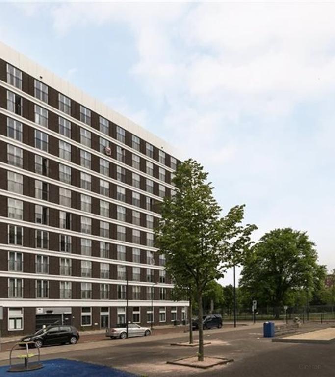 Energy-efficient apartment in Osdorp - Image 1