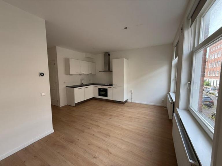 2-bedroom apartment with sunny balcony - Image 4