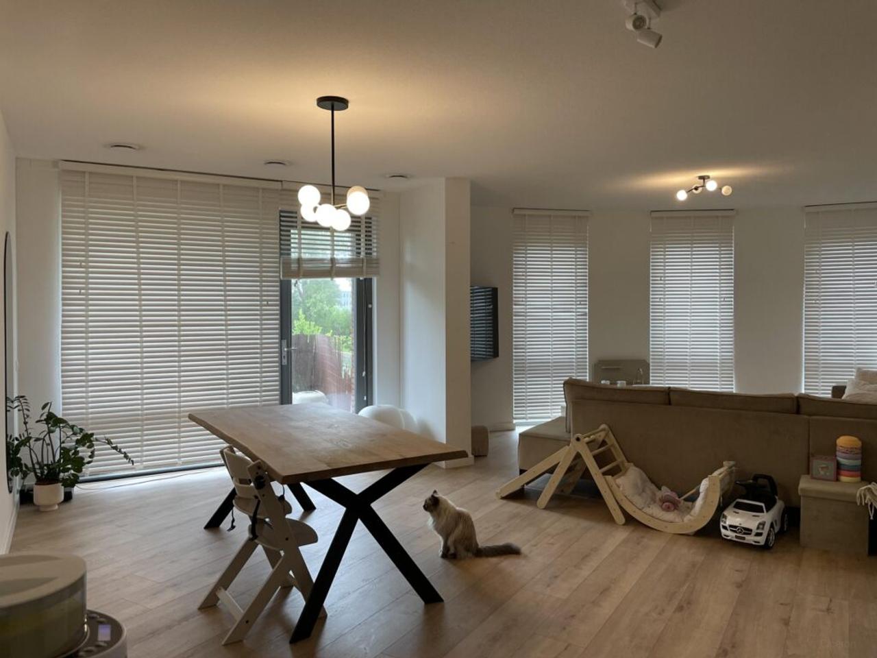 2-bedroom apartment with balcony - Image 2
