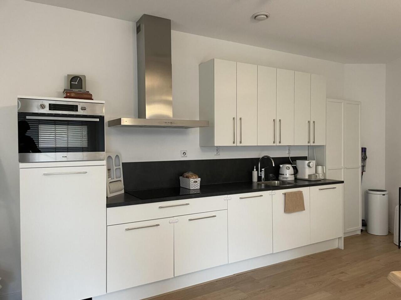 2-bedroom apartment with balcony - Image 6