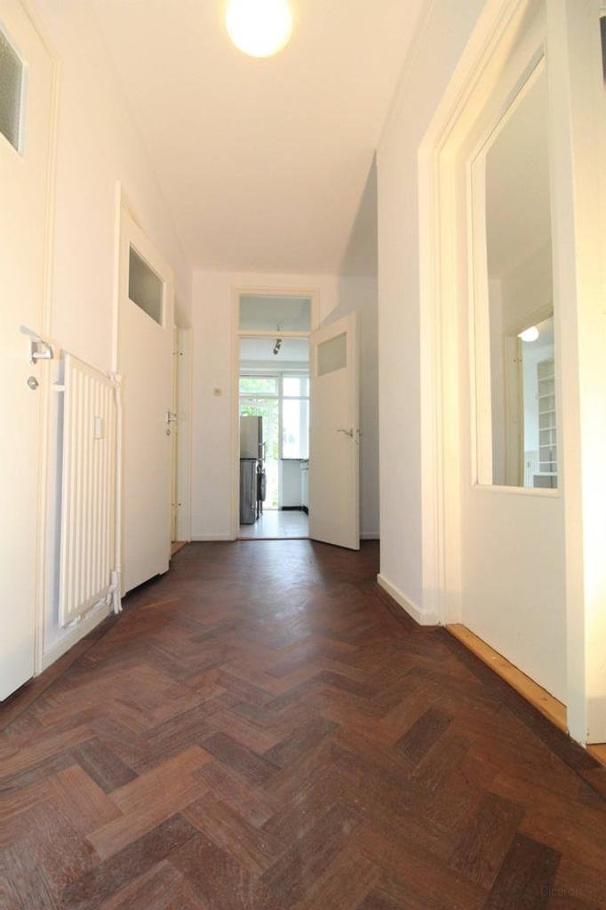 89 m² appartement met balkon aan Parkweg - Afbeelding 2