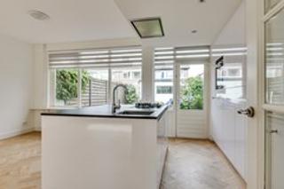 Gestoffeerde hoekwoning met airco en tuin in Eindhoven - Afbeelding 2