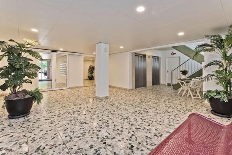 2-slaapkamerappartement met zonnig balkon - Afbeelding 17