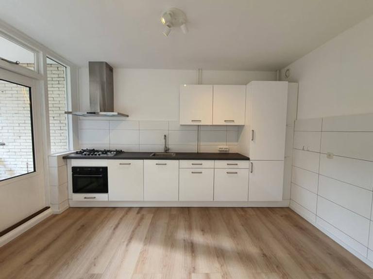 2-slaapkamerappartement met zonnig balkon - Afbeelding 3