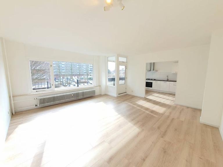 2-slaapkamerappartement met zonnig balkon - Afbeelding 2