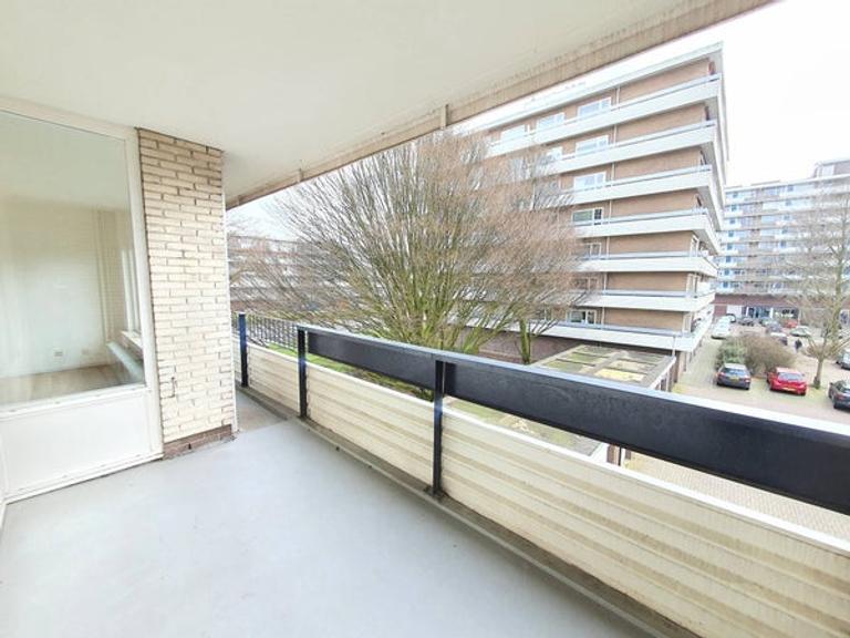 2-slaapkamerappartement met zonnig balkon - Afbeelding 9