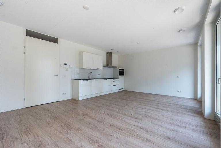 Apartment with balcony and parking in Maastricht - Image 9