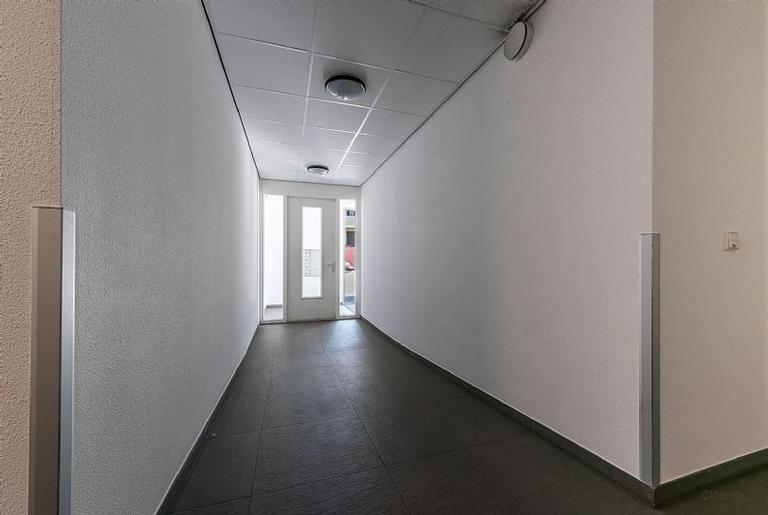 Apartment with balcony and parking in Maastricht - Image 5