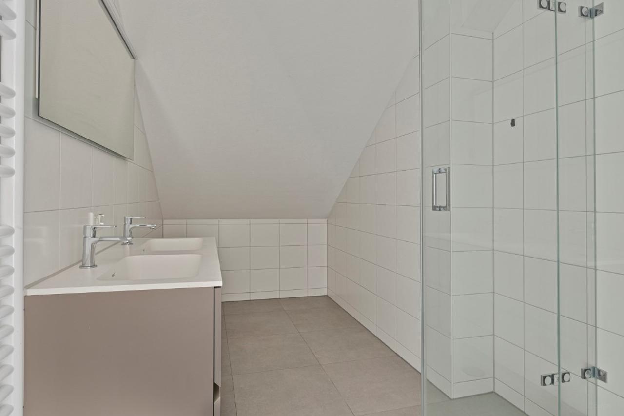 Wonen in oud politiebureau - Afbeelding 7