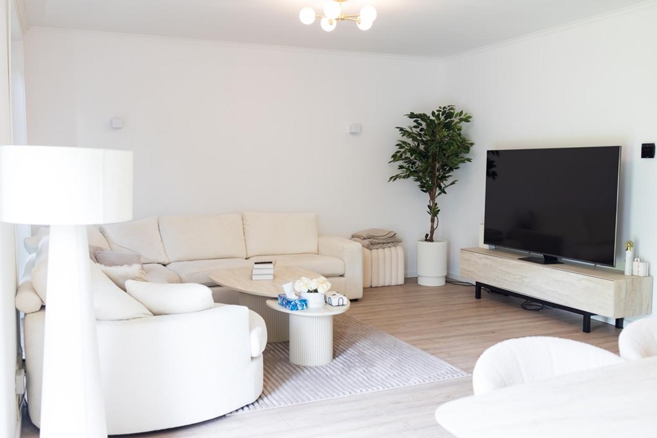 Three-room apartment with unobstructed views - Image 8