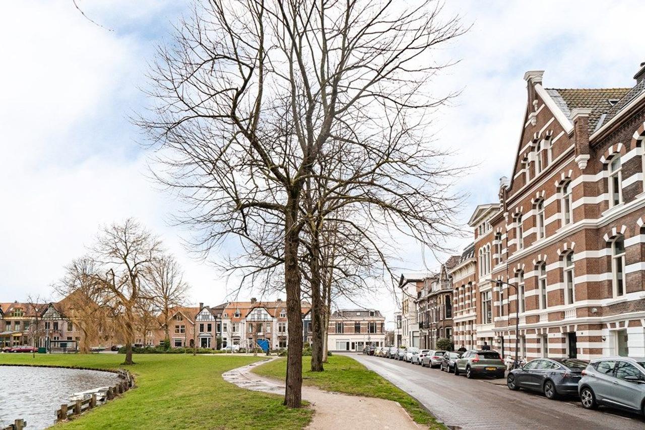 Furnished loft with views of the Singel canal - Image 12