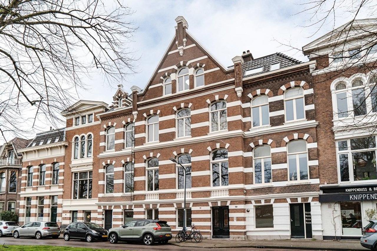 Furnished loft with views of the Singel canal - Image 1