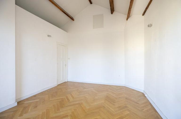 Upstairs Apartment on Heemraadssingel - Image 14