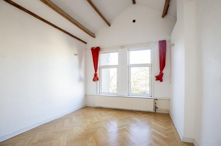 Upstairs Apartment on Heemraadssingel - Image 15